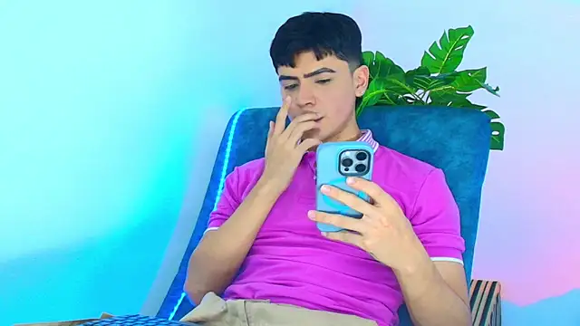 CamiiGuzmanX online show from October 2025 08:21:02 PM