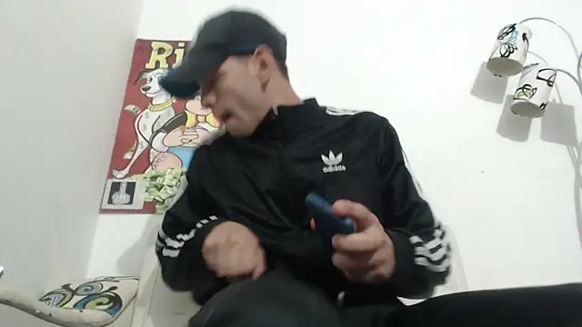 Thomasjons  online show from December 2025 10:08:02 PM