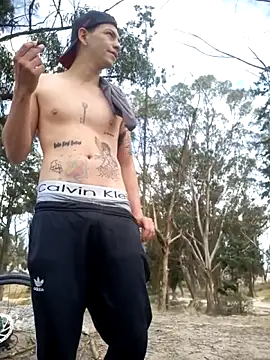 Thomasjons  online show from December 2025 04:48:02 PM