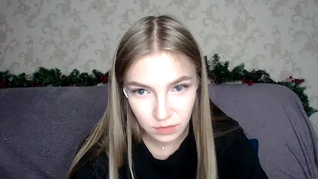 HitGyrl online show from December 2025 03:38:02 PM