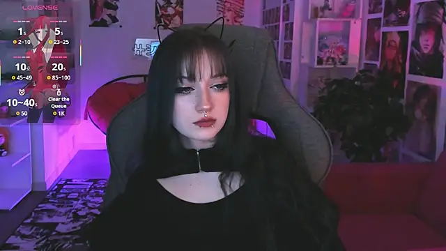 LiliLuna online show from February 2026 03:31:01 PM