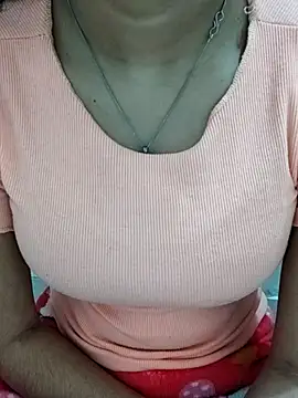 Snapshot of NAIRA5677 chatting on November 2025 04:33:02 AM NAIRA5677 online show from November 2025 04:33:02 AM