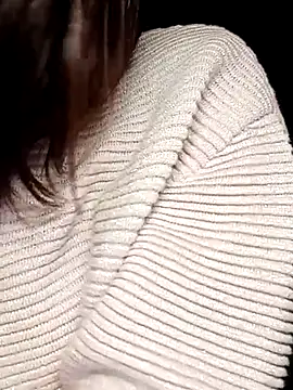 Hinna x online show from October 2025 07:42:02 PM