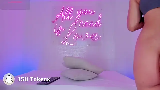 aleksandramiller  online show from September 2025 08:30:02 PM