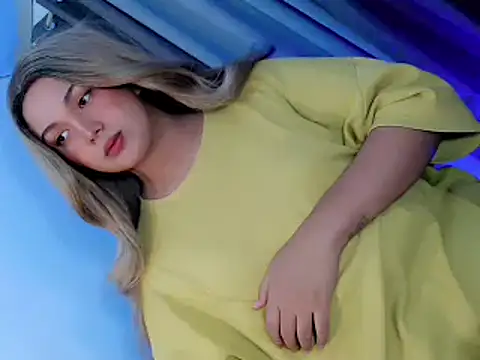 Snapshot of Sweet_angelinax chatting on April 2026 12:51:02 PM Sweet angelinax online show from April 2026 12:51:02 PM