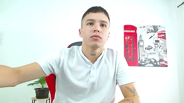 Cumandres18 online show from November 2025 01:55:01 PM