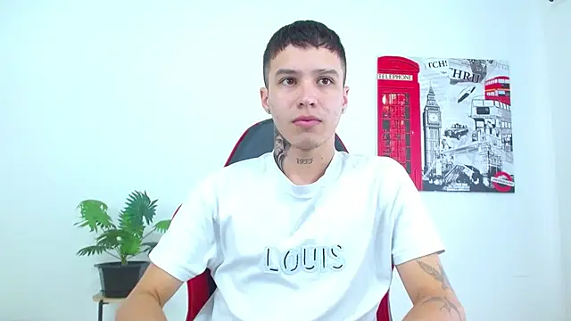 Cumandres18 online show from December 2025 02:01:02 PM