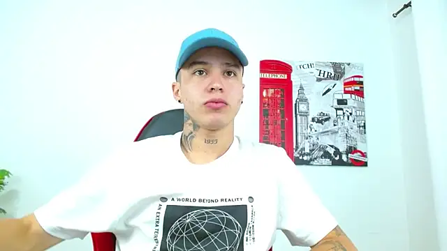 Cumandres18 online show from January 2026 03:16:01 PM