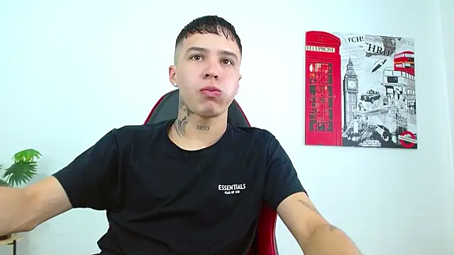 Cumandres18 online show from March 2026 02:24:02 PM