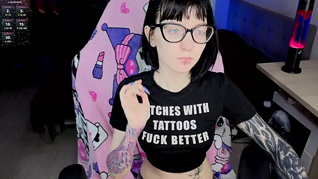 HazelTompson online show from March 2026 12:11:02 PM