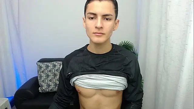 Matiius18 online show from December 2025 01:42:01 PM