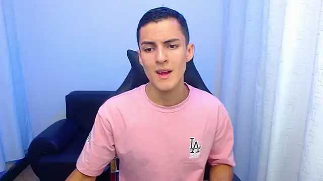 Matiius18 online show from March 2026 01:37:02 PM