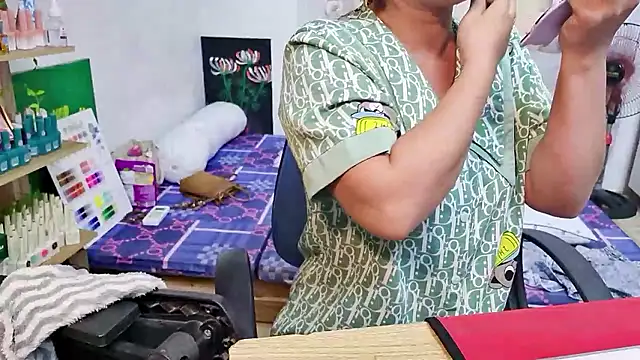 Snapshot of MichiLovely chatting on October 2025 08:20:01 PM MichiLovely online show from October 2025 08:20:01 PM