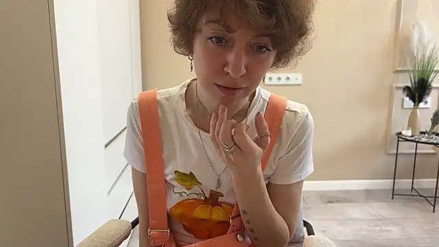 daniellia  online show from November 2025 08:46:02 AM