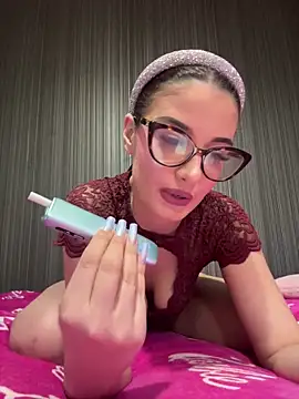 Snapshot of Larra69 chatting on March 2026 06:36:01 PM Larra69 online show from March 2026 06:36:01 PM