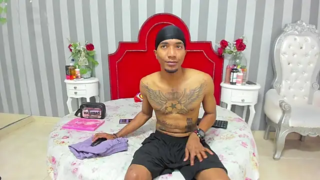 Snapshot of CaroyAndy chatting on January 2026 12:29:01 PM CaroyAndy online show from January 2026 12:29:01 PM