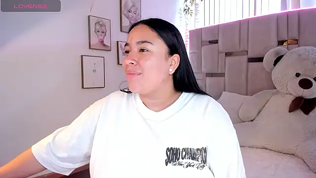 Zoey thompson online show from July 2026 07:42:02 PM