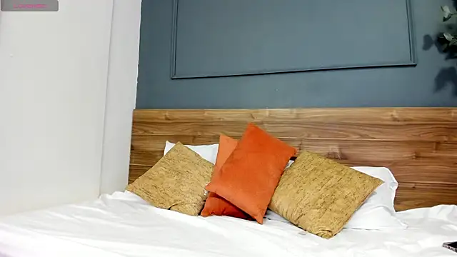 Mia smith x1 online show from November 2025 07:57:01 PM