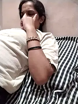 Snapshot of Sofia_kuuu chatting on September 2025 03:40:01 AM Sofia kuuu online show from September 2025 03:40:01 AM