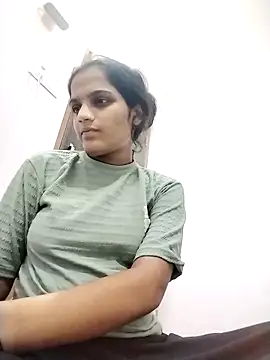 Snapshot of Sofia_kuuu chatting on November 2025 08:37:02 AM Sofia kuuu online show from November 2025 08:37:02 AM