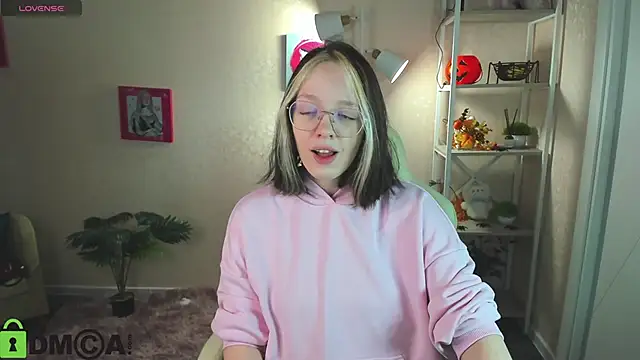 R0cket bunny online show from November 2025 01:04:02 AM