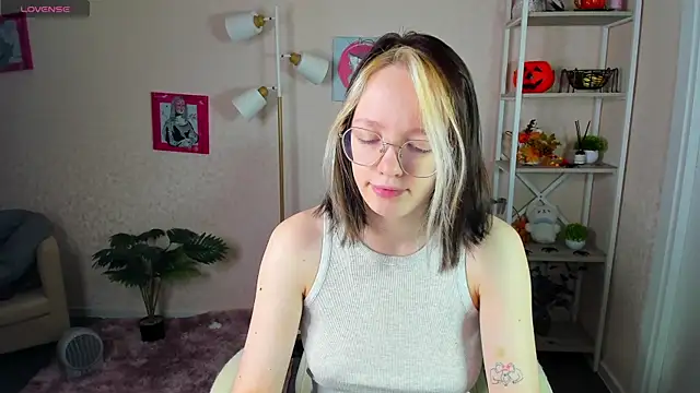 R0cket bunny online show from November 2025 01:03:02 AM