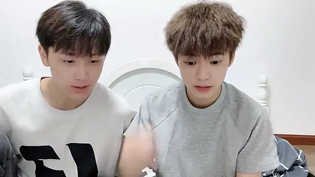 Snapshot of linger2563 chatting on October 2025 12:24:02 PM linger2563 online show from October 2025 12:24:02 PM