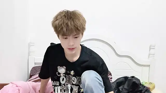 Snapshot of linger2563 chatting on October 2025 02:37:01 PM linger2563 online show from October 2025 02:37:01 PM