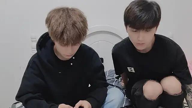 Snapshot of linger2563 chatting on October 2025 01:34:01 PM linger2563 online show from October 2025 01:34:01 PM