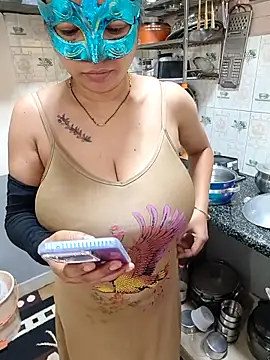 Queen Nightt online show from September 2025 03:50:01 AM