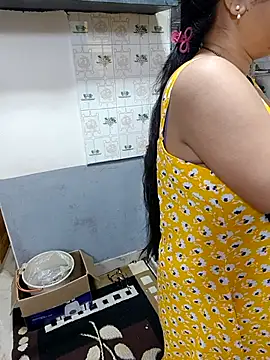 Queen Nightt online show from March 2026 03:45:02 AM