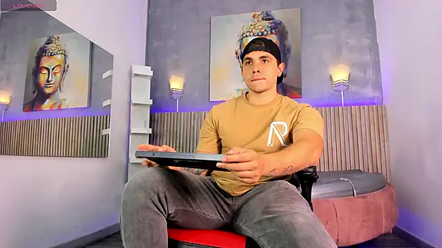 Liam walk  online show from September 2025 08:10:01 PM