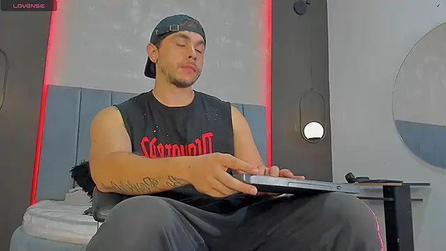 Liam walk  online show from March 2026 11:09:02 PM