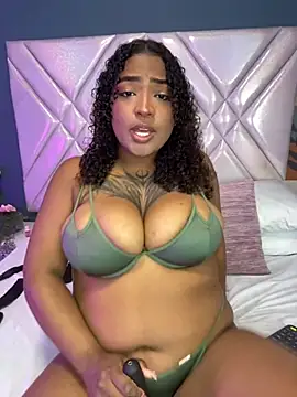 Snapshot of Cristal-Jonnes chatting on September 2025 03:52:02 AM Cristal-Jonnes online show from September 2025 03:52:02 AM