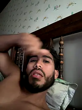 TU-MORENOO online show from September 2025 06:18:01 PM