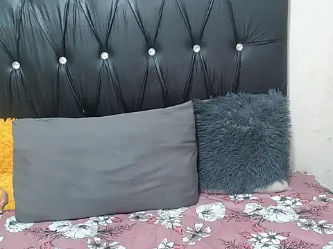 Snapshot of Lsnickykhanyile chatting on November 2025 09:25:01 PM Lsnickykhanyile online show from November 2025 09:25:01 PM