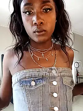 Snapshot of Lsnickykhanyile chatting on November 2025 10:41:02 AM Lsnickykhanyile online show from November 2025 10:41:02 AM