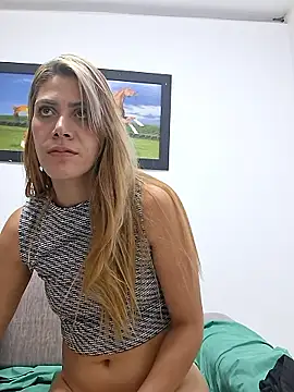 Snapshot of Elianasuarezz chatting on September 2025 10:46:01 PM Elianasuarezz online show from September 2025 10:46:01 PM