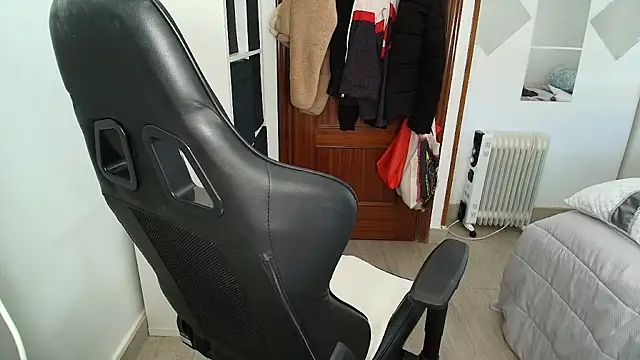 ursulahot online show from June 2026 09:12:01 AM
