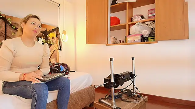 zarah andrew   online show from October 2025 11:53:02 AM