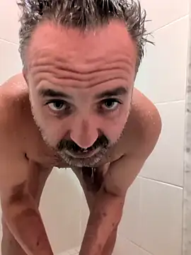 Snapshot of cloudymatt chatting on September 2025 01:54:01 PM cloudymatt online show from September 2025 01:54:01 PM