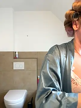  Katherine Pierce  online show from December 2025 12:10:01 PM