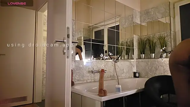 Milan thickcock online show from June 2026 08:33:01 PM