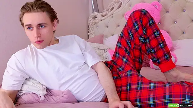 WilliamDyson online show from April 2026 04:20:02 AM