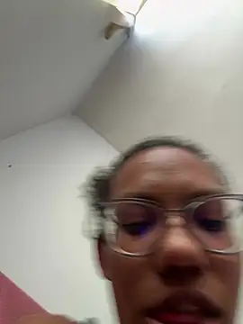 Valen1800 online show from March 2026 03:05:04 PM