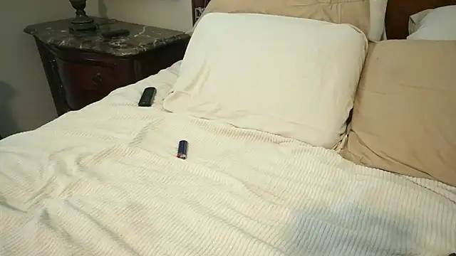 DERTYLAY online show from February 2026 09:01:01 PM