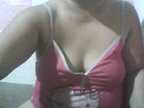 Azrielxx05 online show from April 2026 01:27:02 PM