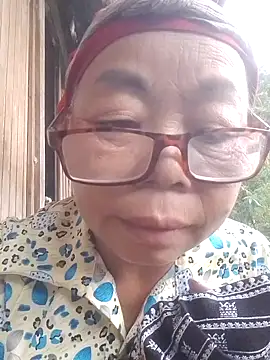 VangLe73 online show from September 2025 10:38:02 AM