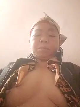 VangLe73 online show from November 2025 04:56:01 PM