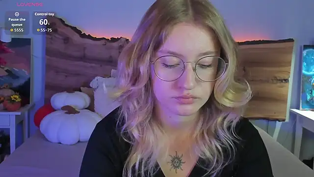 Nerissa xo online show from October 2025 08:06:02 PM